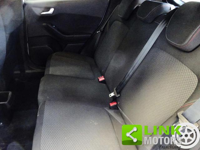 FORD Fiesta usata, con USB