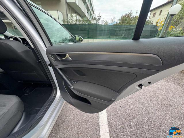 VOLKSWAGEN Golf Variant usata, con Servosterzo