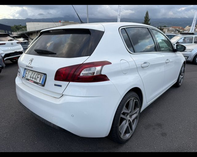 PEUGEOT 308 usata, con Airbag