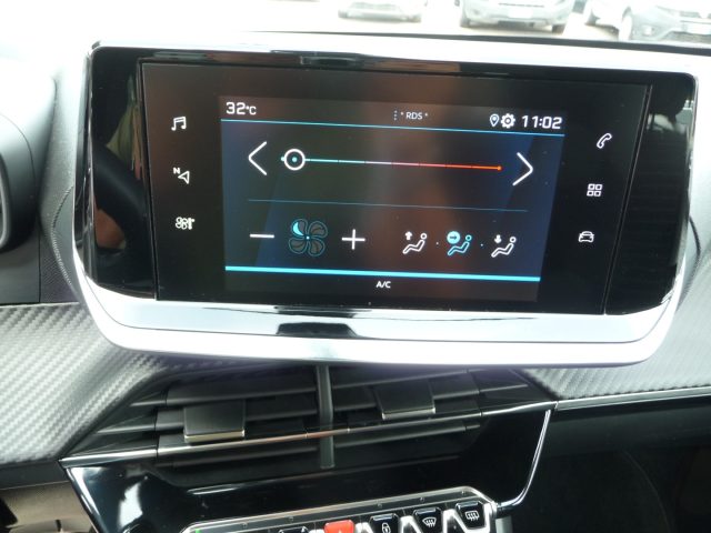 PEUGEOT 2008 usata, con Cruise Control