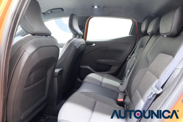 RENAULT Clio usata, con Hill holder