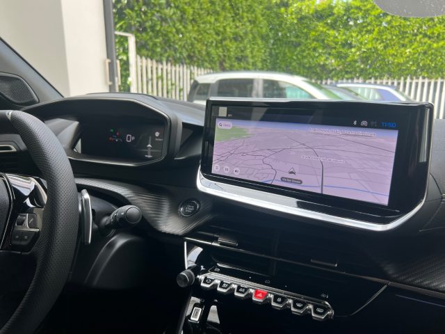 PEUGEOT 2008 usata, con Volante multifunzione