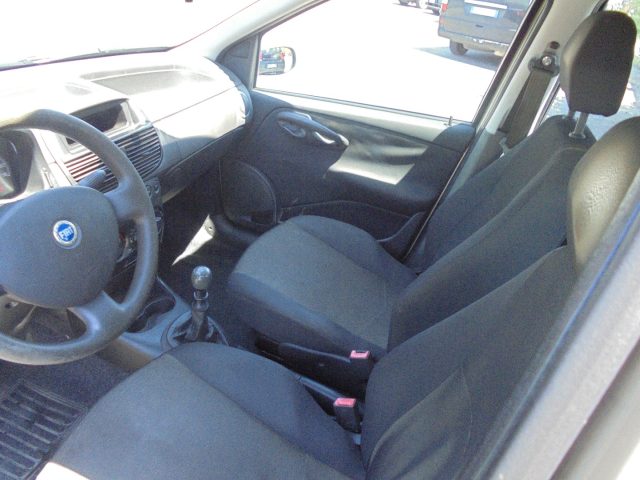 FIAT Punto usata 15