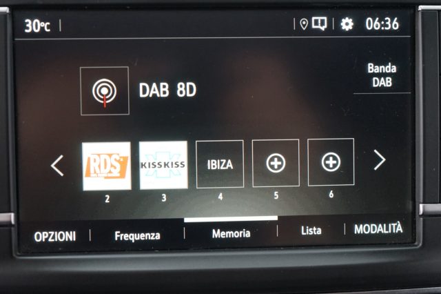 OPEL Vivaro usata, con USB