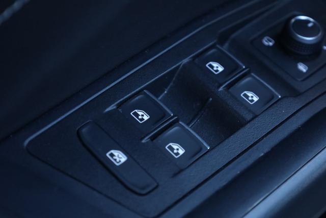 VOLKSWAGEN T-Roc usata, con Sensori di parcheggio anteriori