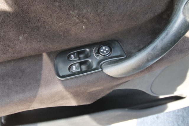 ALFA ROMEO 147 usata, con Controllo automatico clima