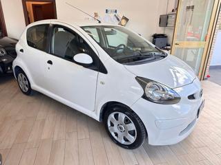 TOYOTA Aygo usata, con Autoradio