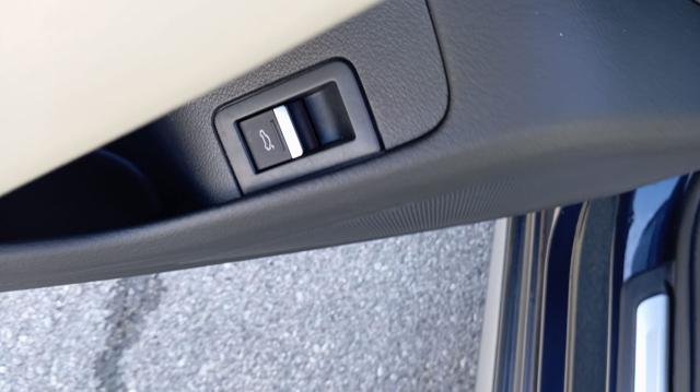 AUDI A6 allroad usata, con Sensori di parcheggio anteriori