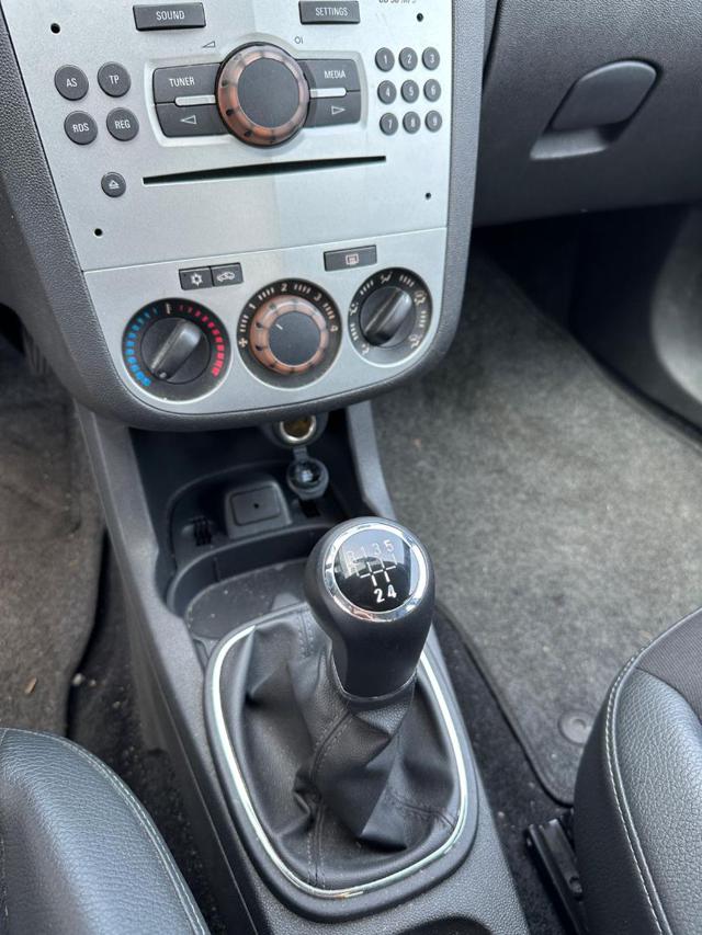 OPEL Corsa usata, con ESP