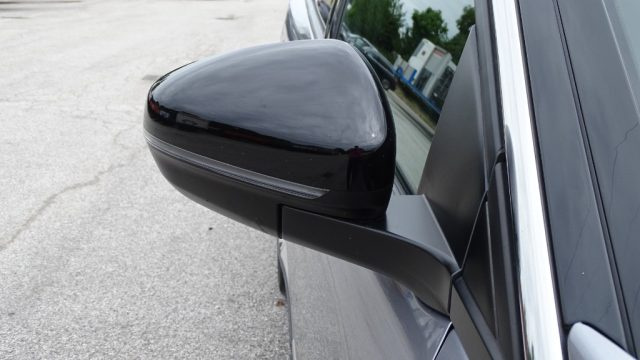 PEUGEOT 5008 usata, con Fari LED