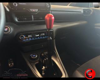 TOYOTA Yaris usata, con Fari LED
