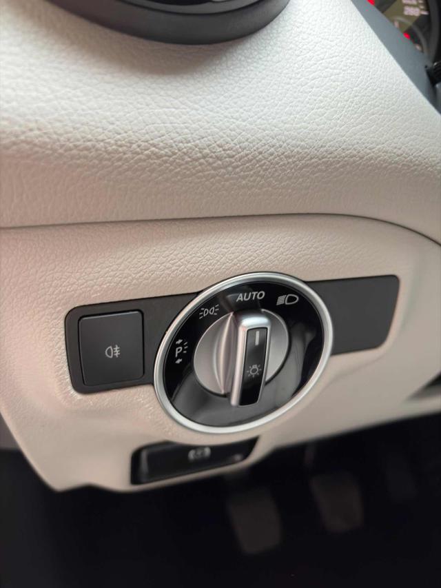 MERCEDES-BENZ GLA 180 usata, con Boardcomputer