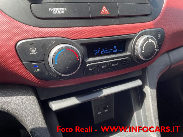 HYUNDAI i10 usata, con Sensori di parcheggio posteriori