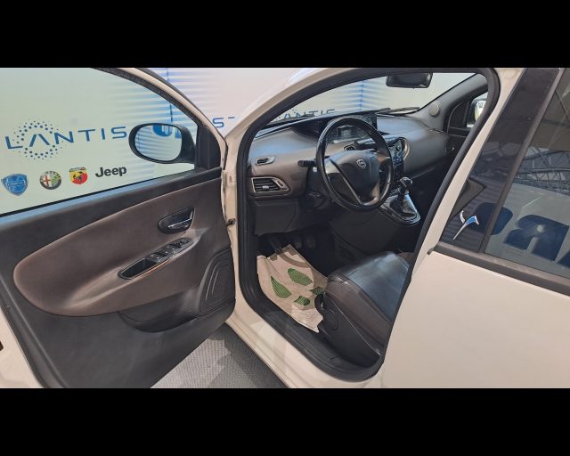 LANCIA Ypsilon usata, con Controllo automatico clima