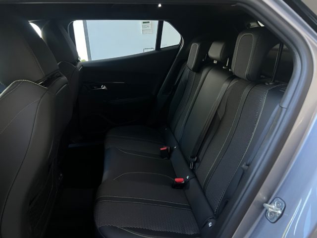 PEUGEOT 2008 usata, con Volante multifunzione