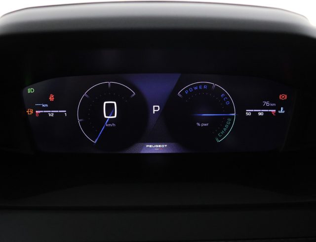 PEUGEOT 2008 usata, con Sensori di parcheggio anteriori