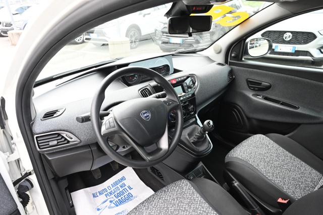 LANCIA Ypsilon usata, con USB
