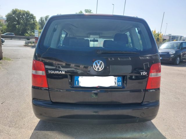VOLKSWAGEN Touran usata, con Chiusura centralizzata