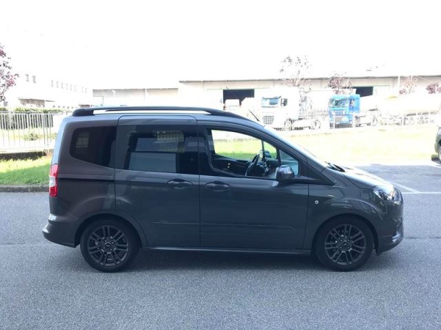 FORD Tourneo Courier usata, con Airbag Passeggero