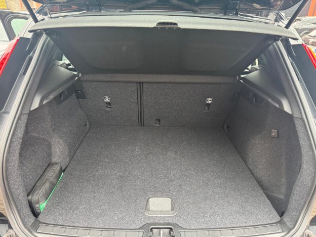 VOLVO XC40 usata, con Fari LED