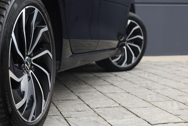 VOLKSWAGEN Golf usata, con Luci diurne