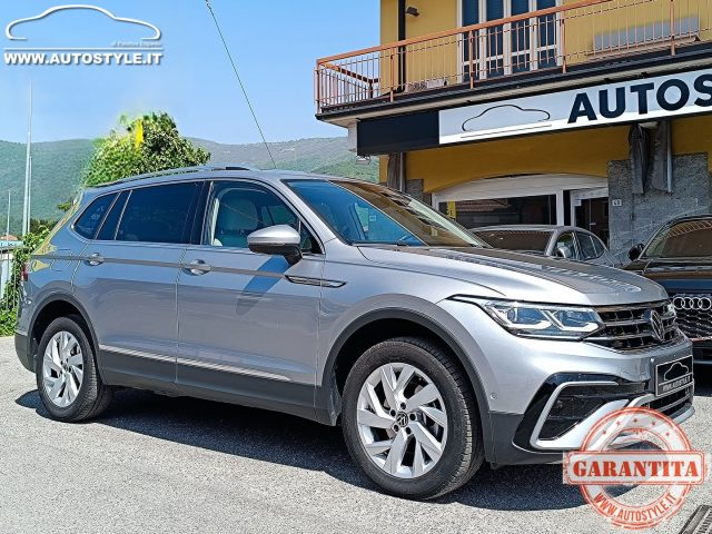 VOLKSWAGEN Tiguan Allspace usata, con Fari LED