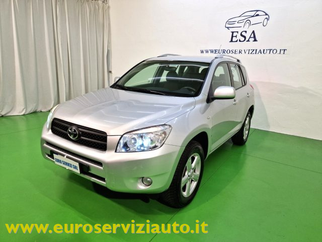 TOYOTA RAV 4 usata, con Cerchi in lega