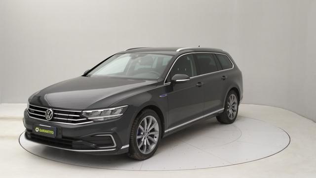 VOLKSWAGEN Passat Variant usata, con ABS