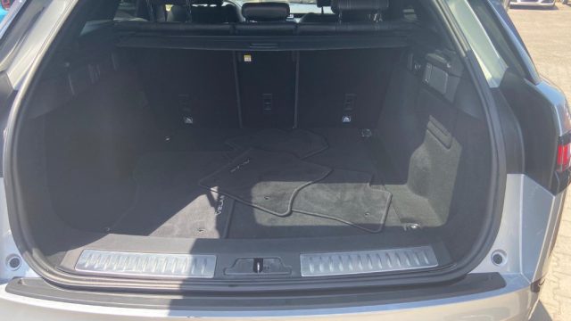 LAND ROVER Range Rover Velar usata, con Sedile posteriore sdoppiato