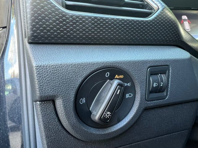 VOLKSWAGEN T-Cross usata 24