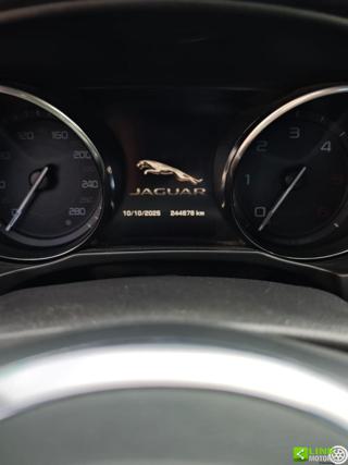 JAGUAR XE usata 23