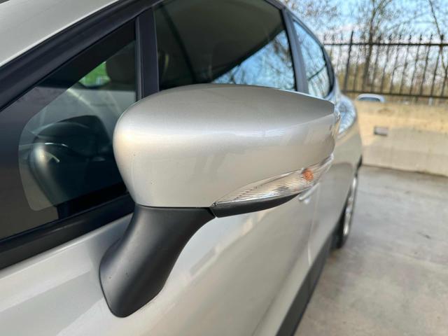 RENAULT Clio usata, con Specchietti laterali elettrici