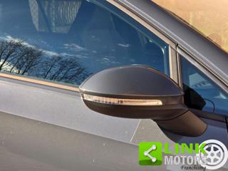 VOLKSWAGEN Golf usata, con Autoradio digitale