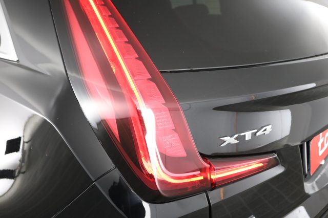 CADILLAC XT4 usata 9