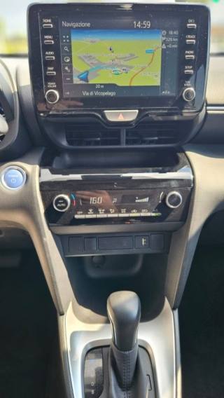 TOYOTA Yaris Cross usata, con Autoradio digitale