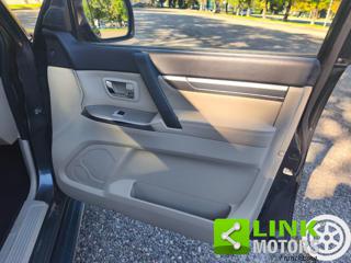MITSUBISHI Pajero usata, con Telecamera per parcheggio assistito