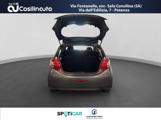 PEUGEOT 208 usata, con Volante in pelle