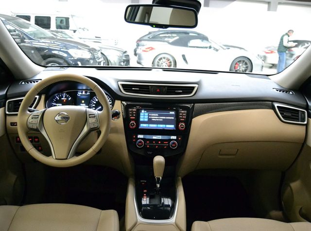 NISSAN X-Trail usata, con Autoradio