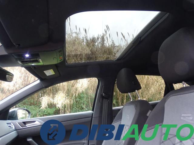 VOLKSWAGEN Taigo usata, con Controllo automatico clima