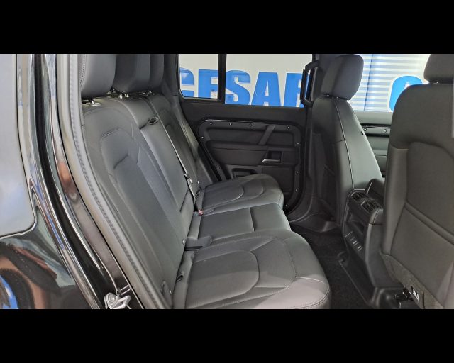 LAND ROVER Defender usata 25