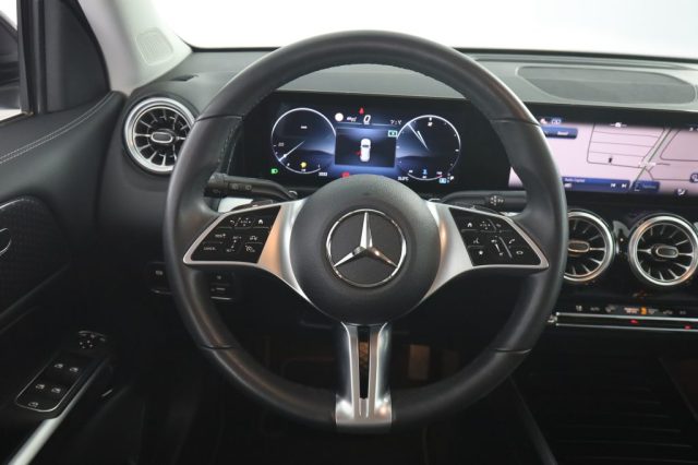 MERCEDES-BENZ GLB 200 usata 4