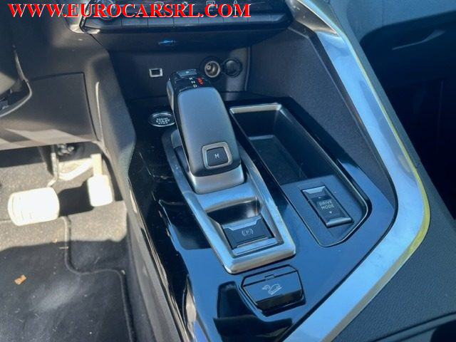 PEUGEOT 3008 usata, con Volante multifunzione