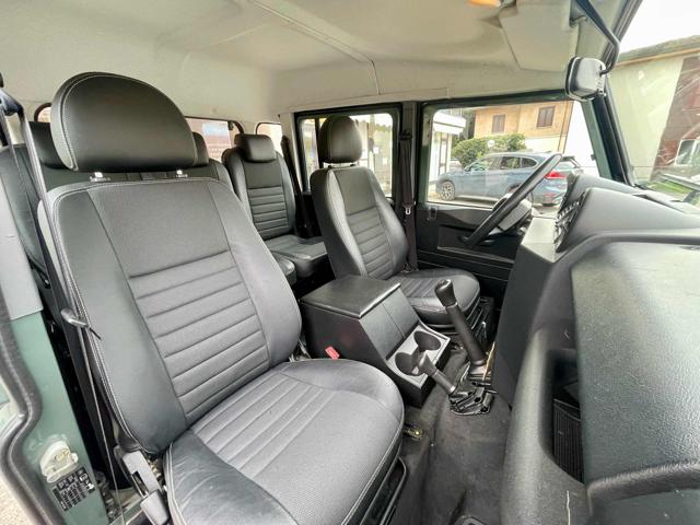 LAND ROVER Defender usata 24