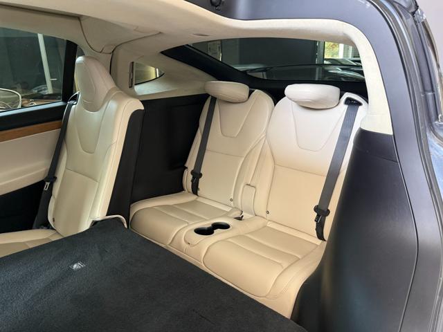 TESLA Model X usata, con Boardcomputer