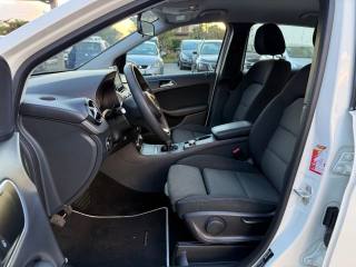 MERCEDES-BENZ B 180 usata, con Cronologia tagliandi
