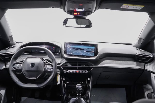 PEUGEOT 2008 usata, con Sensori di parcheggio posteriori