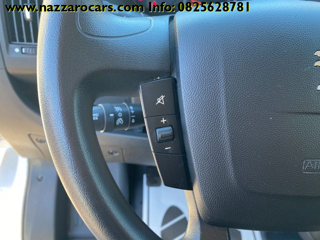 PEUGEOT Boxer usata, con Hill holder