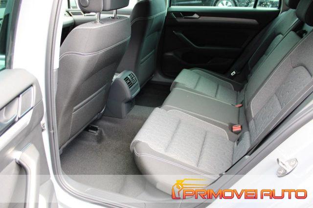 VOLKSWAGEN Passat Variant usata, con Autoradio