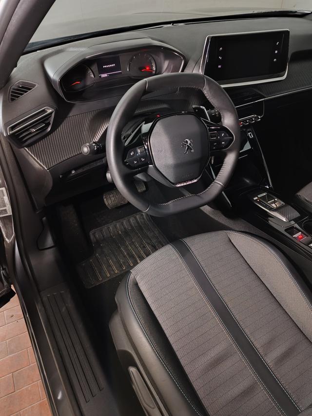 PEUGEOT 2008 usata, con Boardcomputer