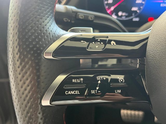 MERCEDES-BENZ GLA 200 usata, con Autoradio digitale
